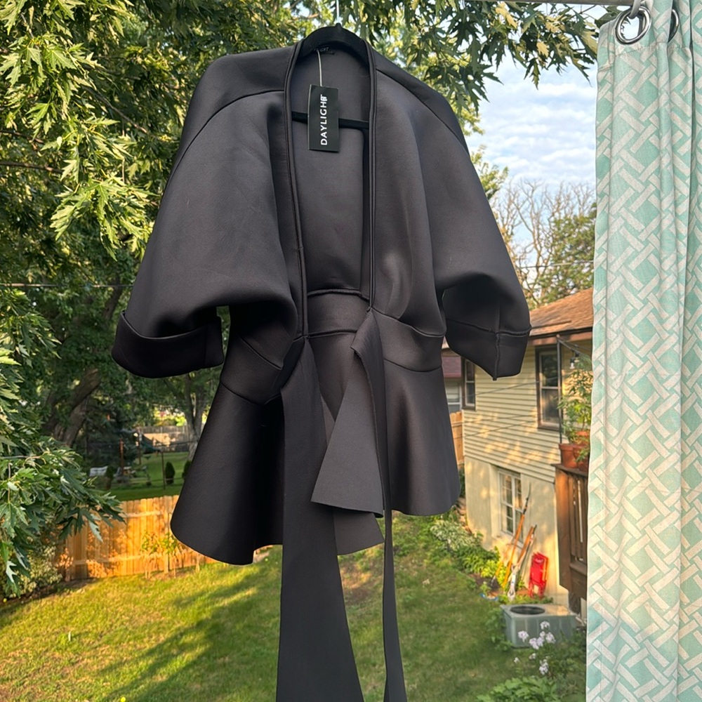 Daylight black blouse